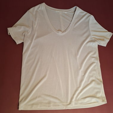 T-shirt beige