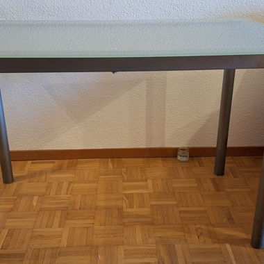 Table en verre et metal