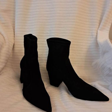 Stivali Stuart Weitzman. New. Size 40