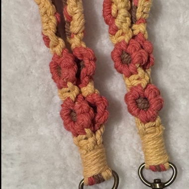 Macramé Keychain, Flower