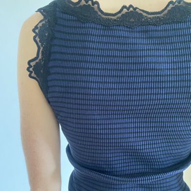 Schwarz- Blaues Top