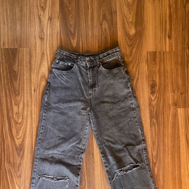 schwarze, distressed Jeans