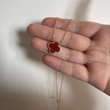 Collana trifoglio rossa