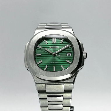 Patek Philippe Nautilus Mod “Sunburst Green”