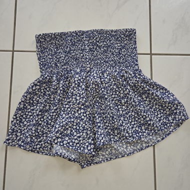 Pantaloncini con volant