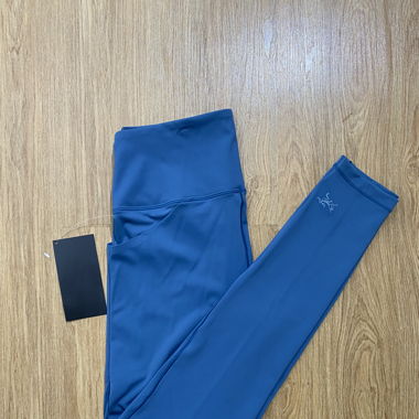 Arcteryx Essent High-Rise Legging 28" W - Size 8