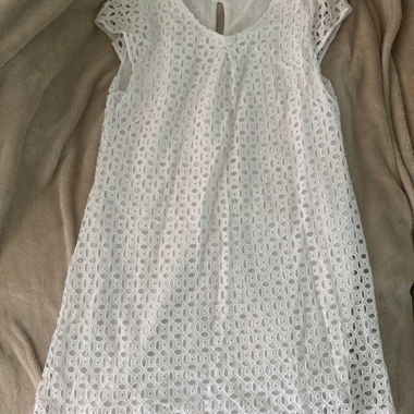 Weisses Spitzenkleid