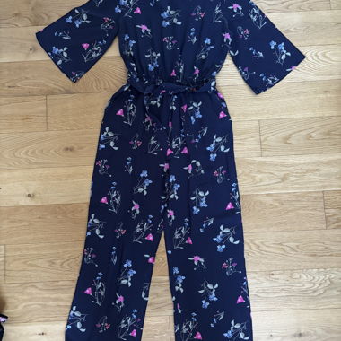 Tuta navy con motivo in taglia XS