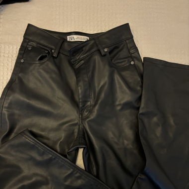 Pantalon en cuir Zara 