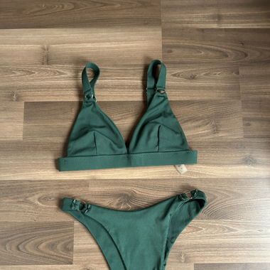 Bikiniset