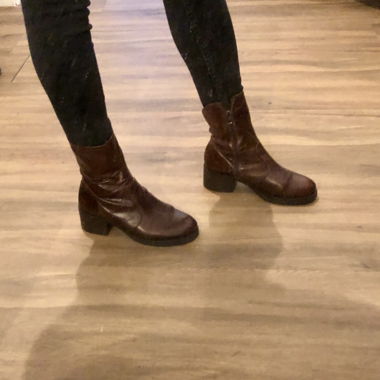 Bottines en cuir bordeaux 