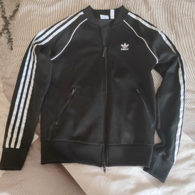 Schwarze adidas Jacke Grösse 34