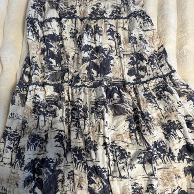 Jupe longue maxi à volants beige et bleu