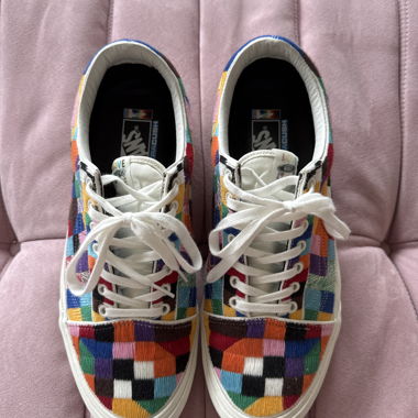 VANS « Love Wins » Sneakers