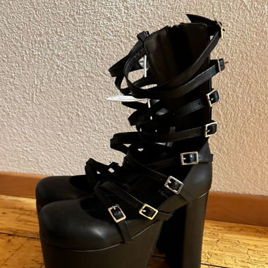 Gothic Platform Boots 38