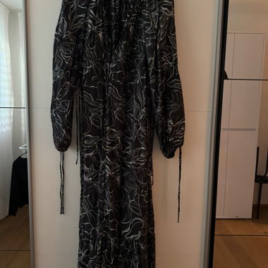 H&M dress, black, long-sleeved
