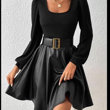 Robe noire à manches longues