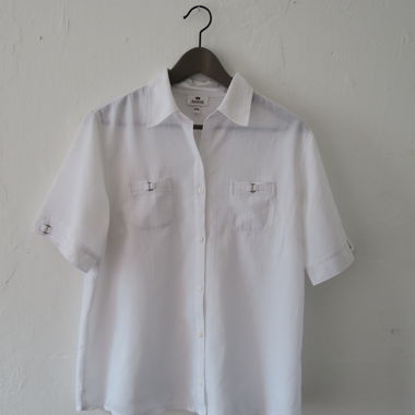 weisses T-Shirt Hemd