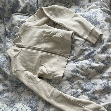 Felpa corta con zip Bershka, off-white