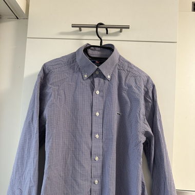 Blau/weisses Hemd mit Knöpfen