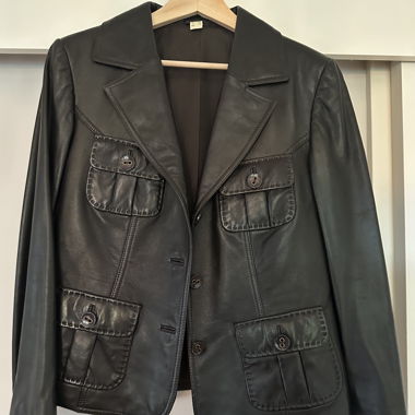 Schwarze Ledertjacke