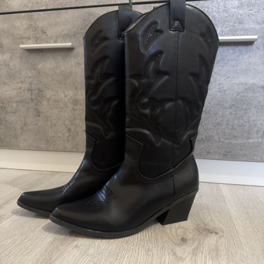 Cowboy boots - size 39