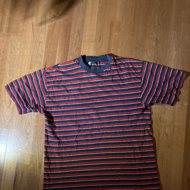 Weinrotes Gestreiftes t-shirt