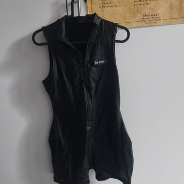 Combishort noir sans manches effet cuir