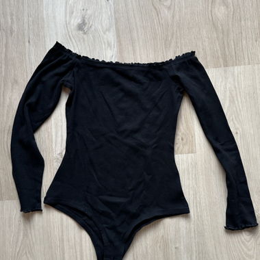 Body nero off-shoulder di EVEN&ODD