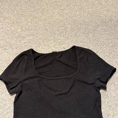 Schwarzes Crop Top
