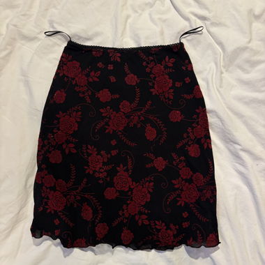 Jupe courte noir-rouge