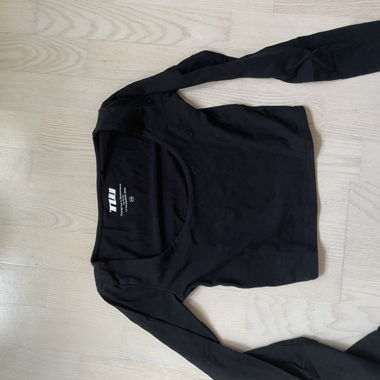 Black Long-Sleeve Top XS