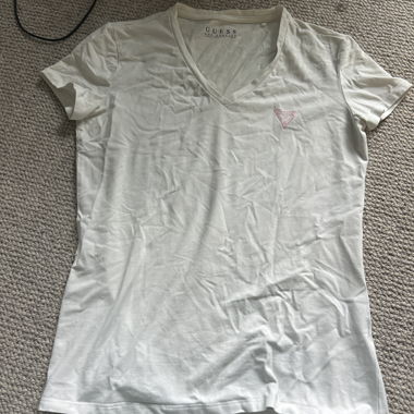 guess t shirt
