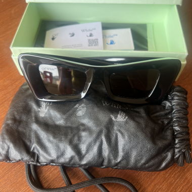 Off-White Accra Sunnglasses Black