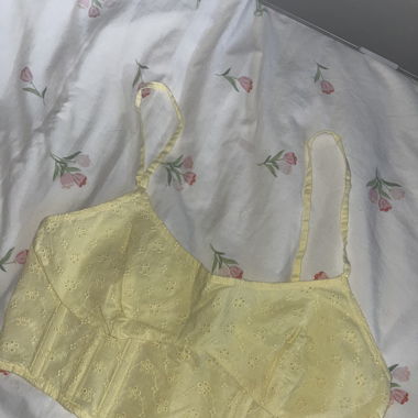 Haut jaune 