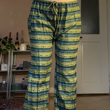 Leichte Sommerhose mit Muster