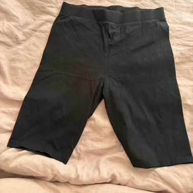 2 Schwarze Radlerhosen