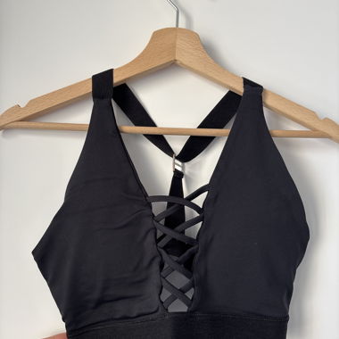 Soutien-gorge de sport à motifs ajourés noir