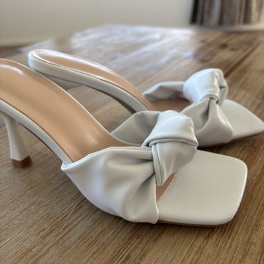 Mules blanches à talon