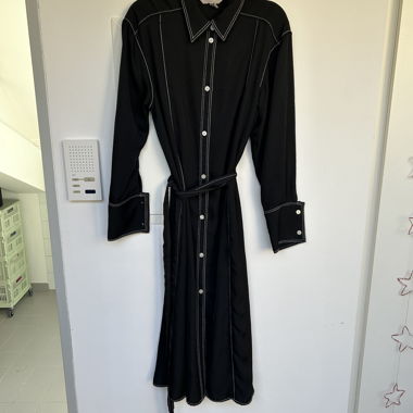 Robe chemise noire avec ceinture à nouer M