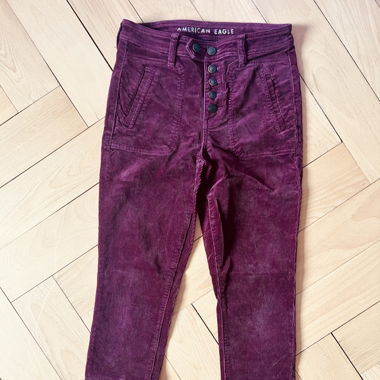 Rote Cord Röhren Jeans