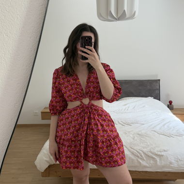 Rosa Kleid mit Muster