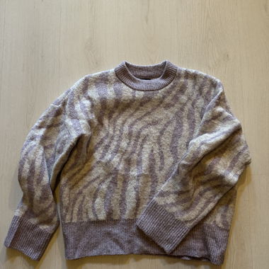 Lila Zebramuster Strickpullover M