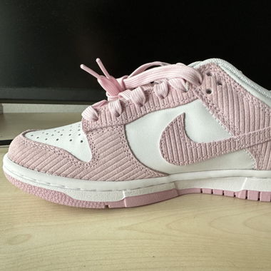 Dunk Low Pink Corduroy in der Grösse 36
