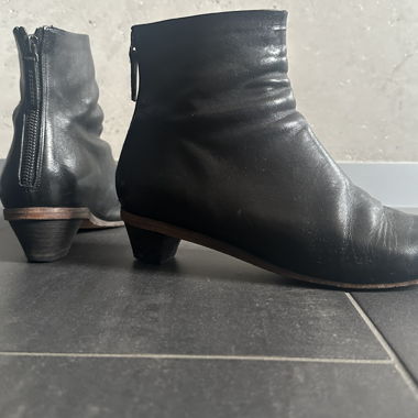 Schwarze Leder-Ankle-Boots