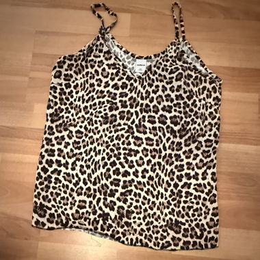 Top con spalline sottili con stampa leopardata