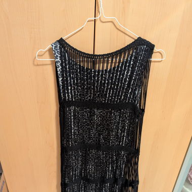 Schwarzes Fransenkleid