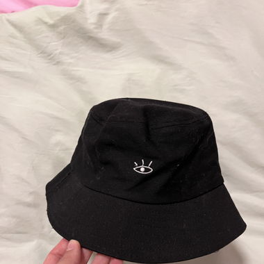 Chapeaux