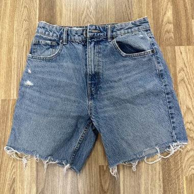 Short in jeans