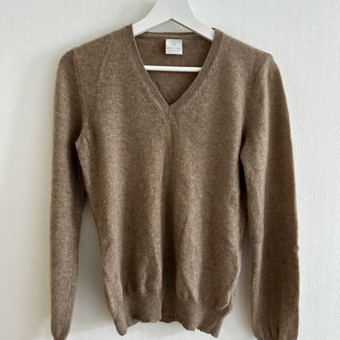 Cashmere sweater 